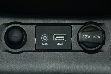 Vehicle USB power supply
